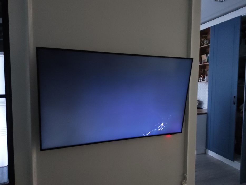 Продам LED ТВ Samsung на запчасти.