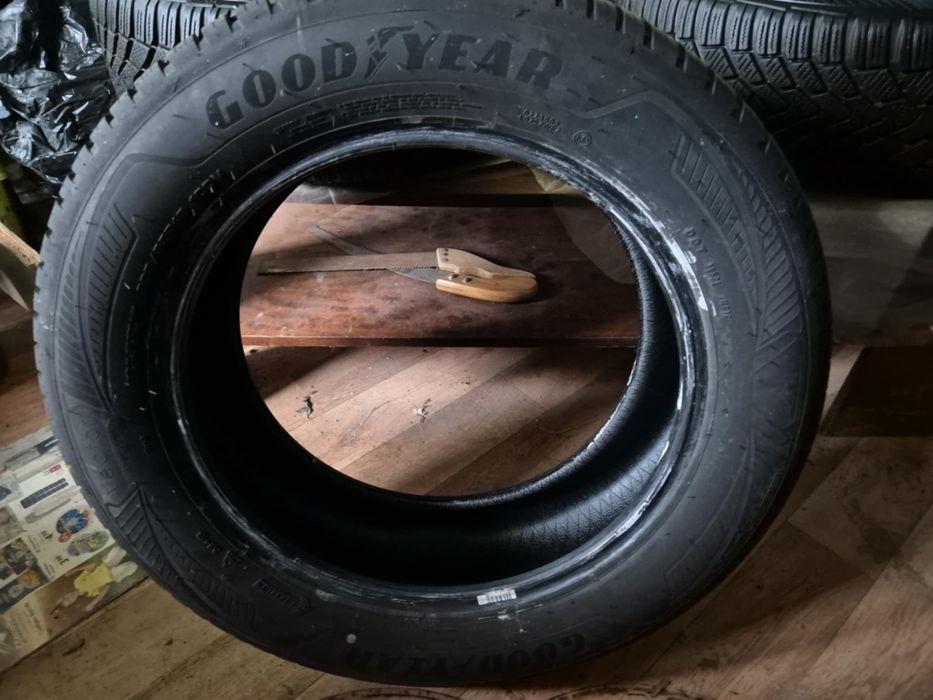 Всесезонни гуми GOODYEAR