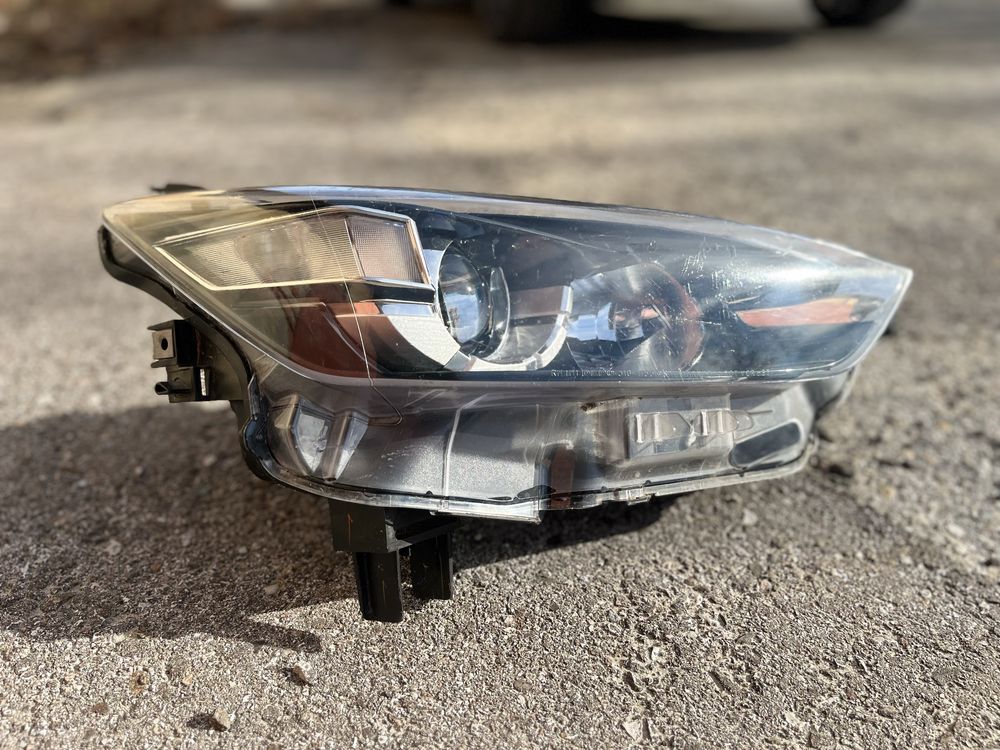 Десен фар за mazda CX-3