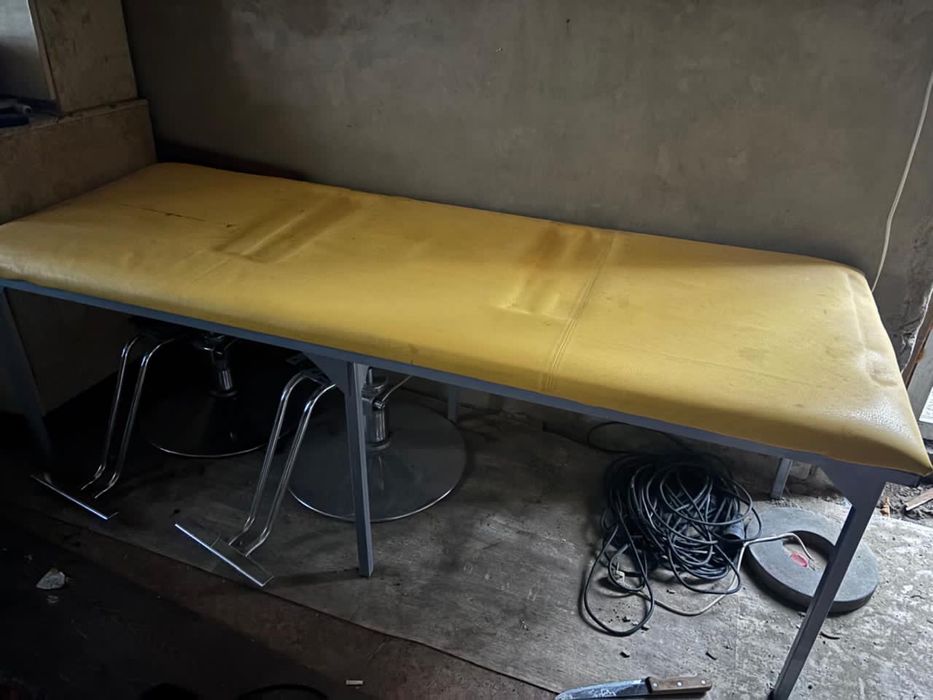 Продам кресло и кушетку для салона красоты