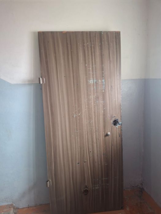 Продам железный дверь