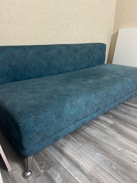 Диван в хорошем состоянии