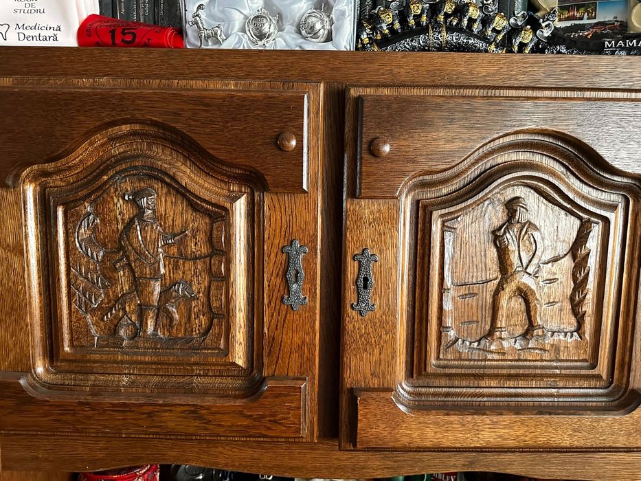 Vând mobila lemn masiv