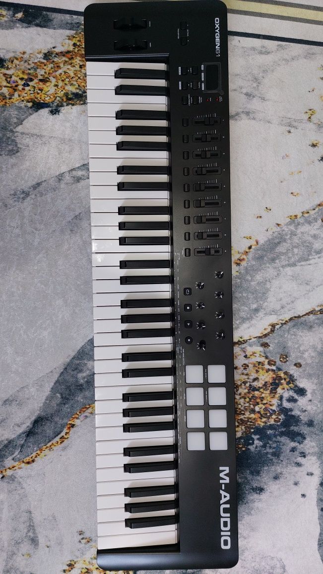 Продам midi клавиатуру.