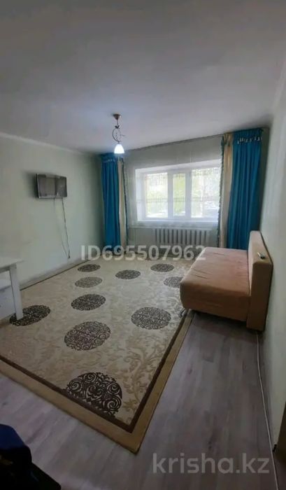 Срочно продам 2 ком.кв, кухня-студия. Район 7 поликлиники.