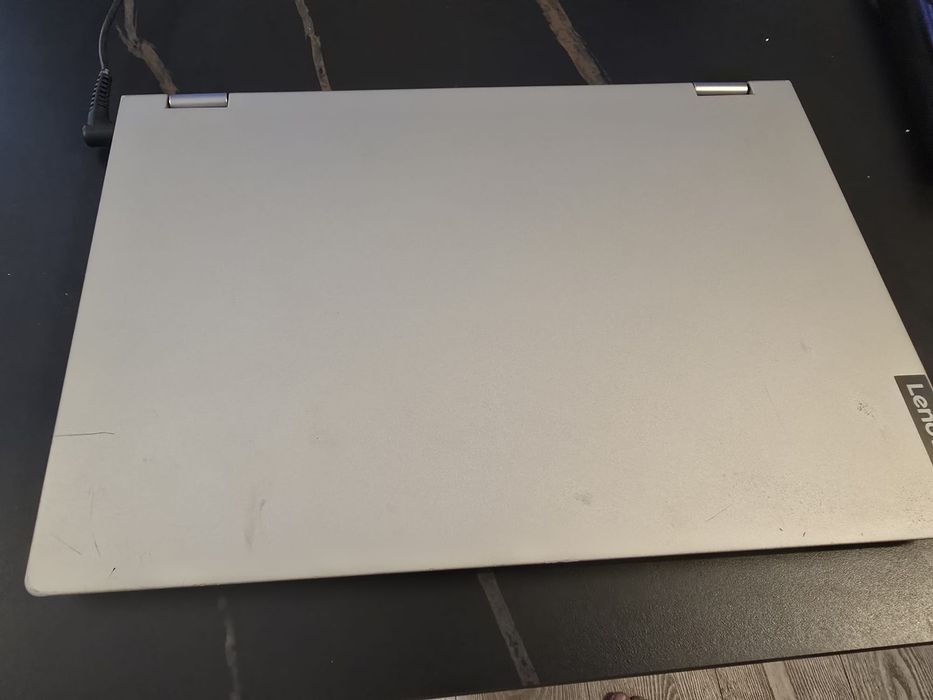 Lenovo 
Hdd 120 gb
Touch screen