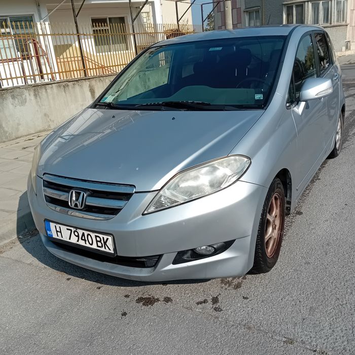 Продавам лек автомобил Honda FRV