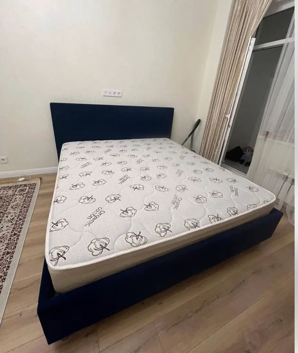 Двух спальная кровать