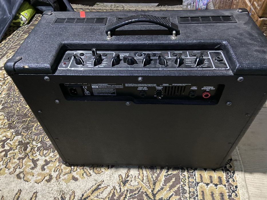 Vand amplificator combo de chitara Vox Valvetronix