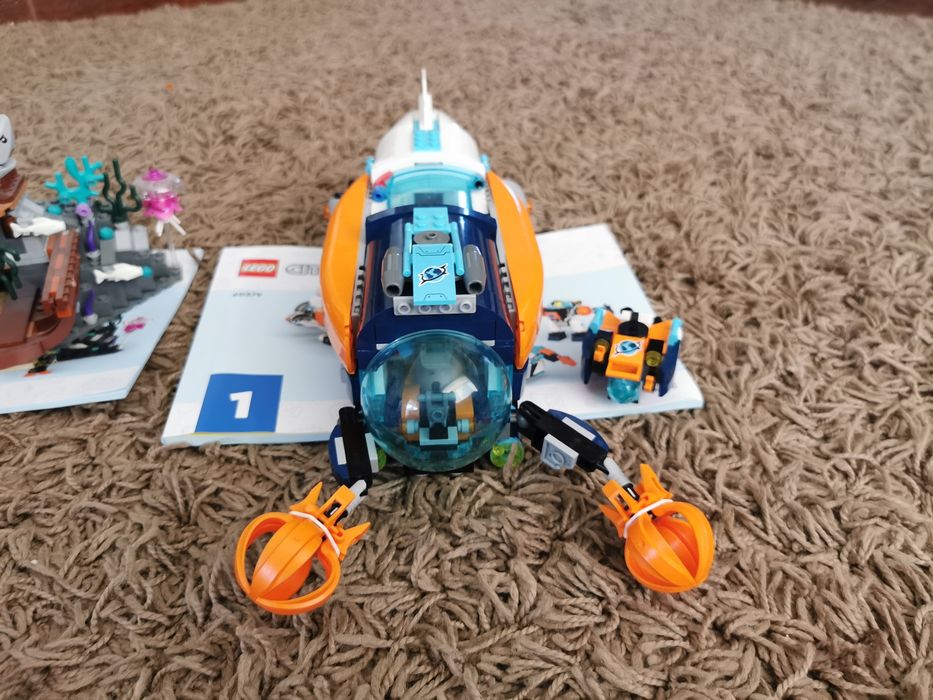 Vând lego city submarin