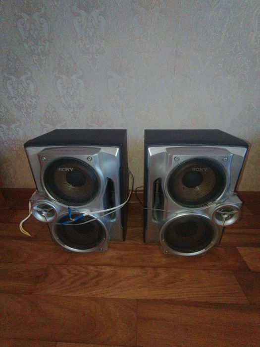 аудио колонки сони продам срочно каждая 5000