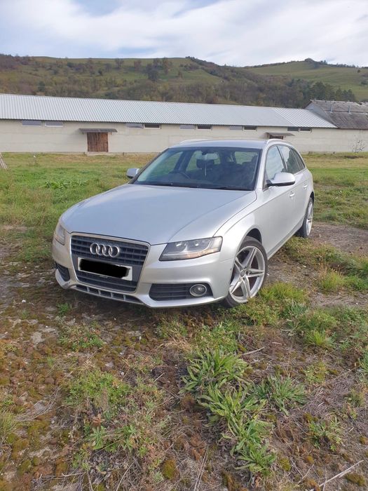 Vand bara fata , capota , aripi Audi A4 B8