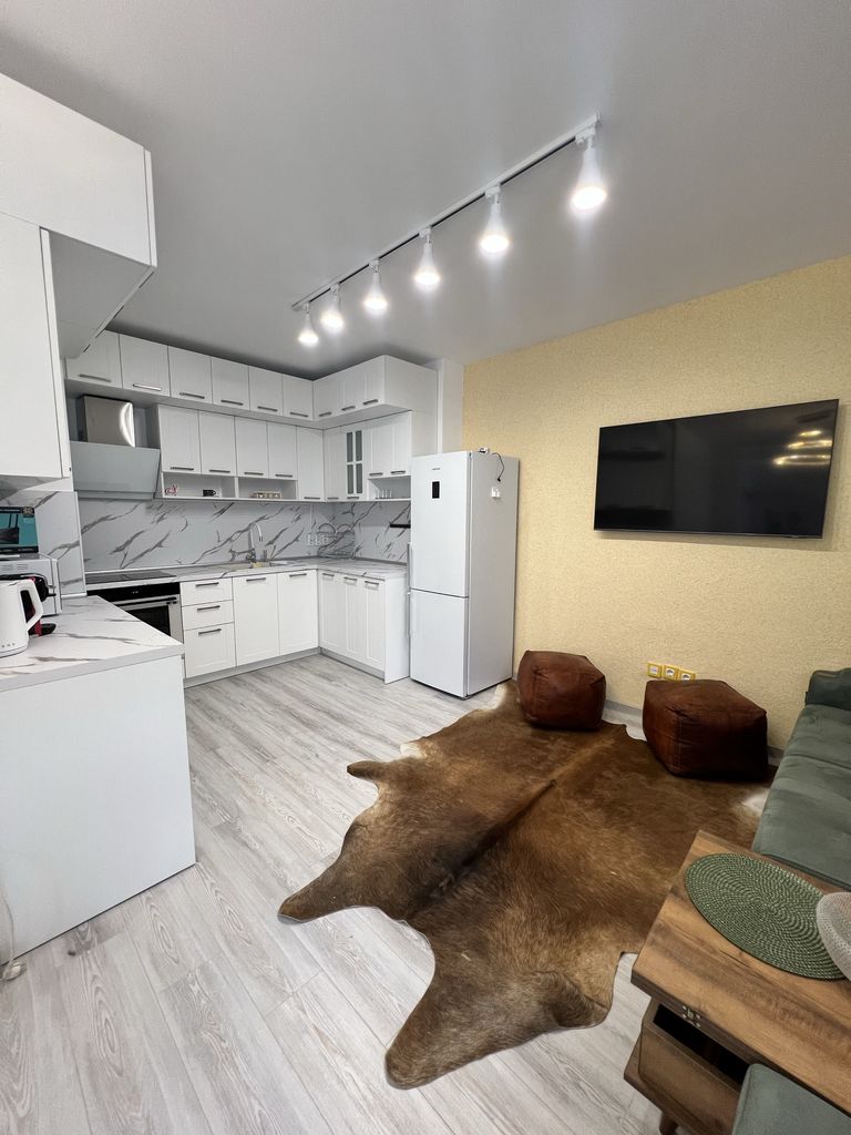 Дава се под наем Двустаен апартамент в София, Левски В - 62 кв.м за 750 € - Снимка #1