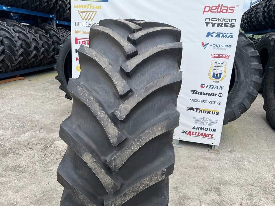 Cauciucuri noi 23.1-26 cu 14 pliuri marca BKT pentru combina