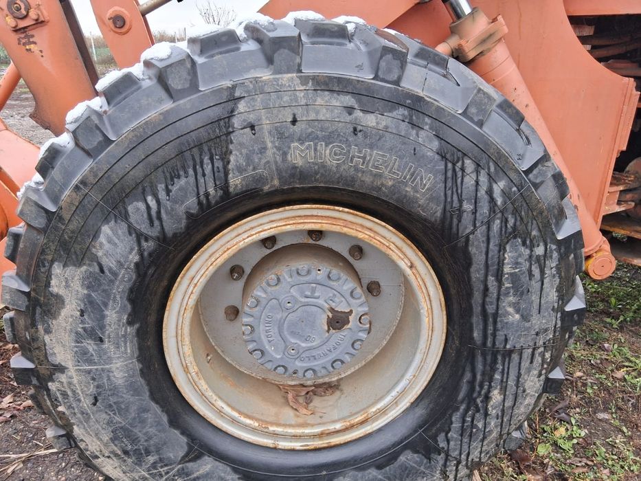 Încărcător frontal/Volă