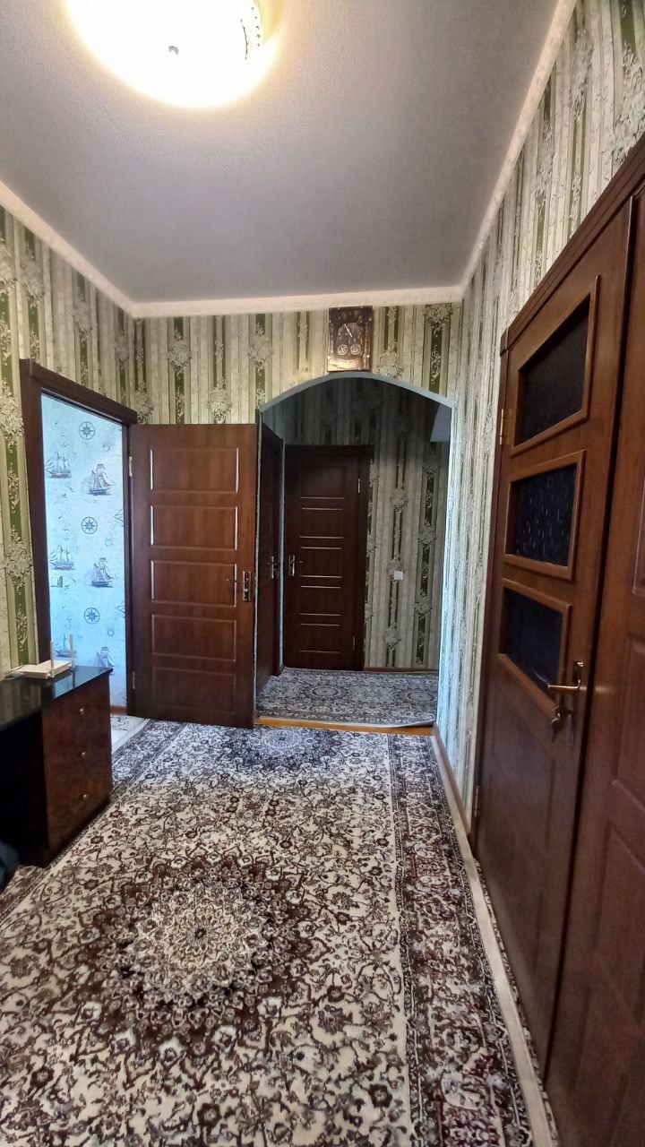 Юнусобод туманида 3*4/5/5 сотилади.
