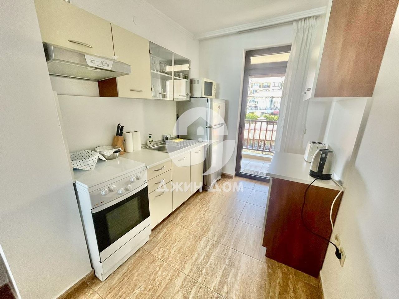 Продава се Тристаен апартамент в Свети Влас - 98 кв.м за 1449 €/кв.м - Снимка #3