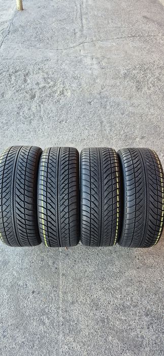 4 anvelope iarna runflat Goodyear 245/45/18.Pretul este pe bucata.