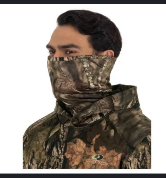 Камуфляшная толстовка.