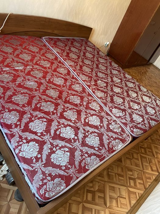 Продам 2х српльную кровать, б/у. Размеры 190/200