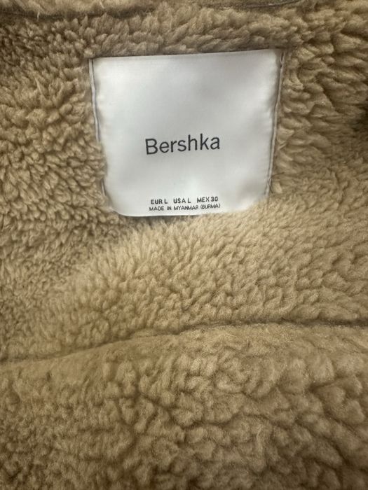 Стильная  женская дубленка Bershka