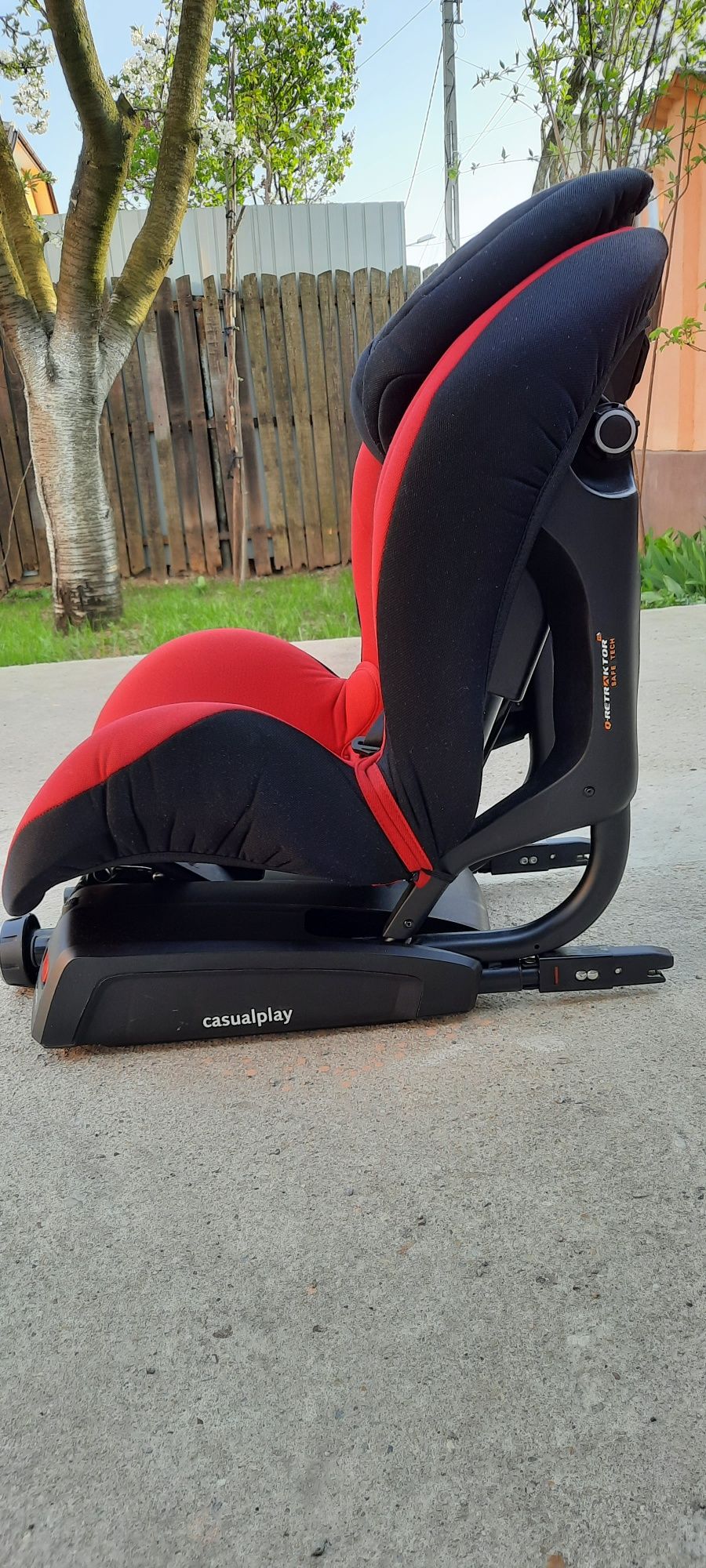 Vând scaun auto copii isofix casualplay Q-retraktor