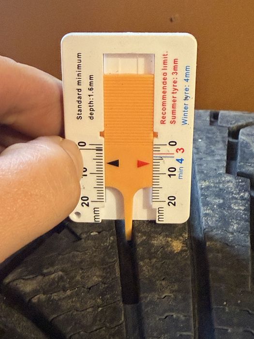 Шины зимние шипованные Nokian