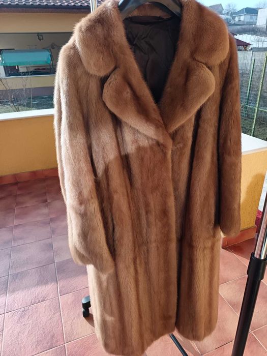 Vând haină blană lungă nutrie