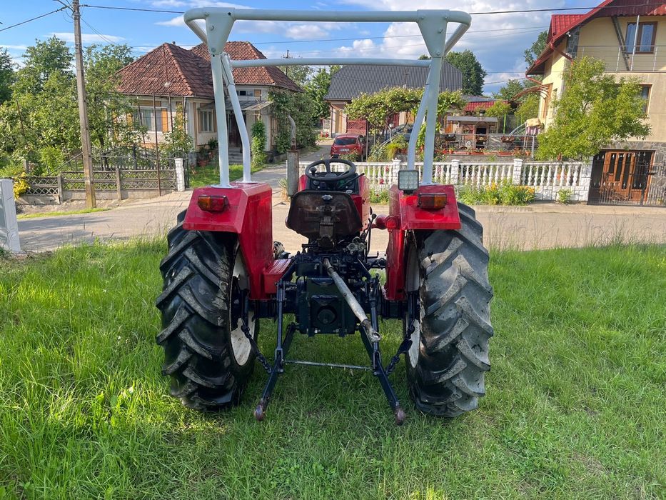 Tractor universal 445