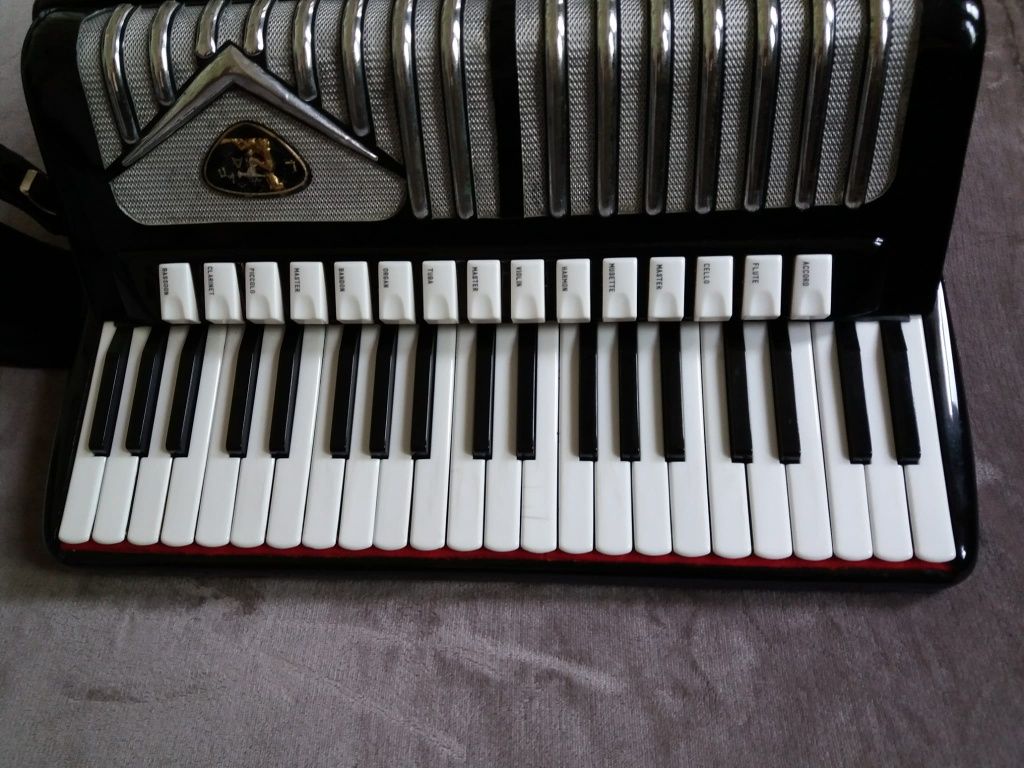 Vand acordeon Italian