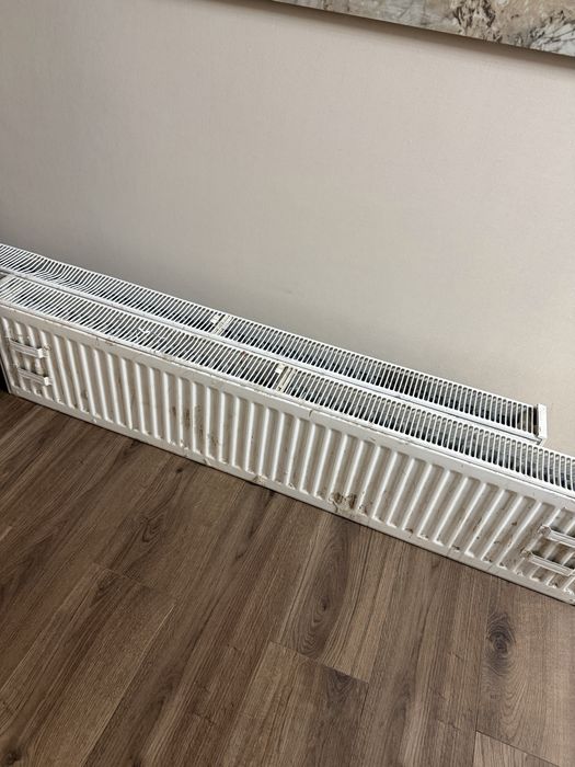 Батареи  белые  двух метровые