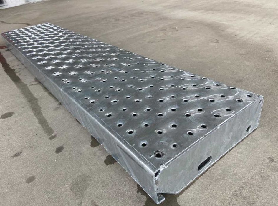 Treapta metalica zincata 1200 x 250 din tabla ambutisata si zincata