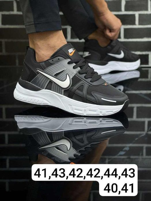 Adidași bărbați Nike