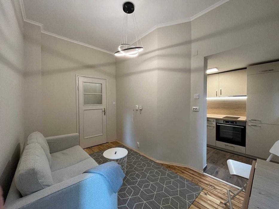 Дава се под наем Двустаен апартамент в София, Център - 55 кв.м за 650 € - Снимка #2