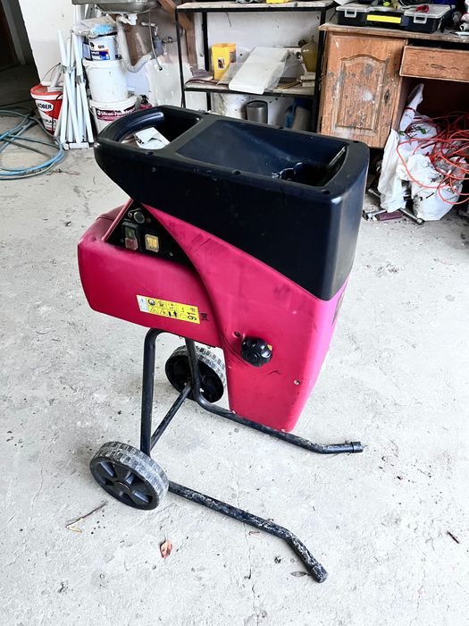 Tocător de crengi electric