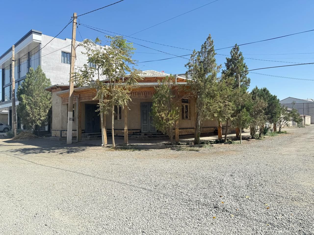 Hovli jov sotiladi raysentrda Nizomiy maktab yoninda