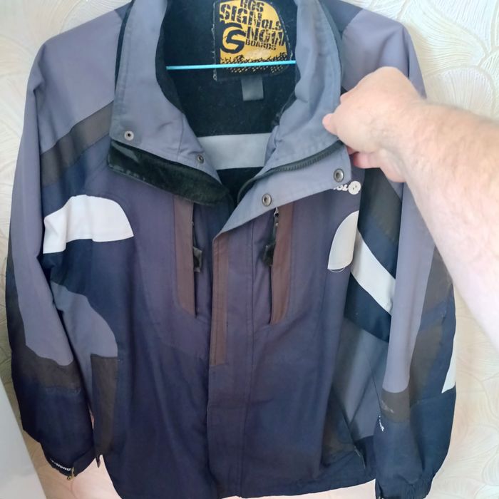 Продам Куртка мужская (52 р).