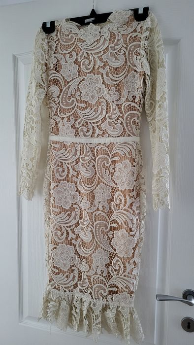 Rochie din dantela cu captuseala