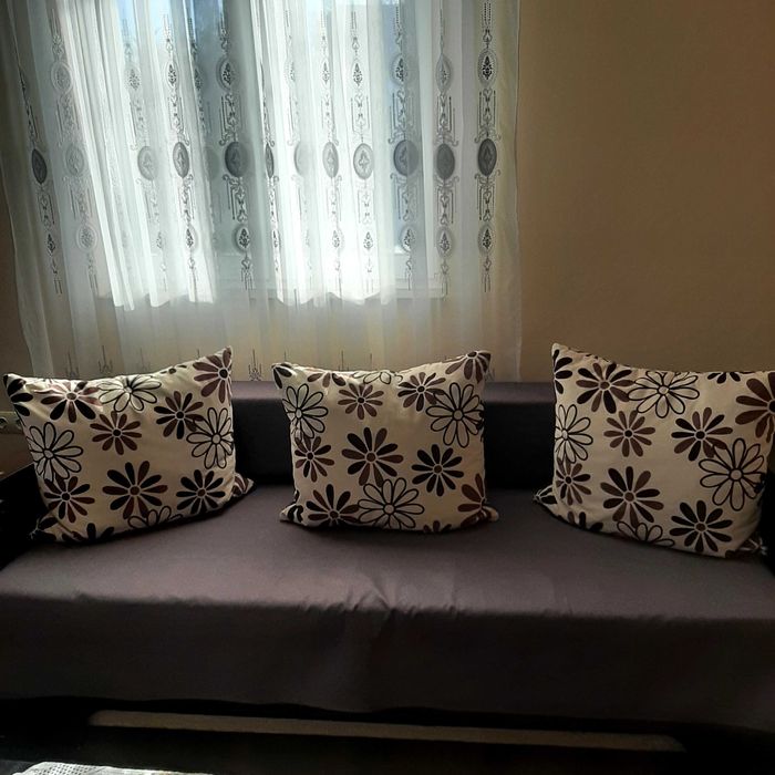 Vand canapele cu 2 fotoliu