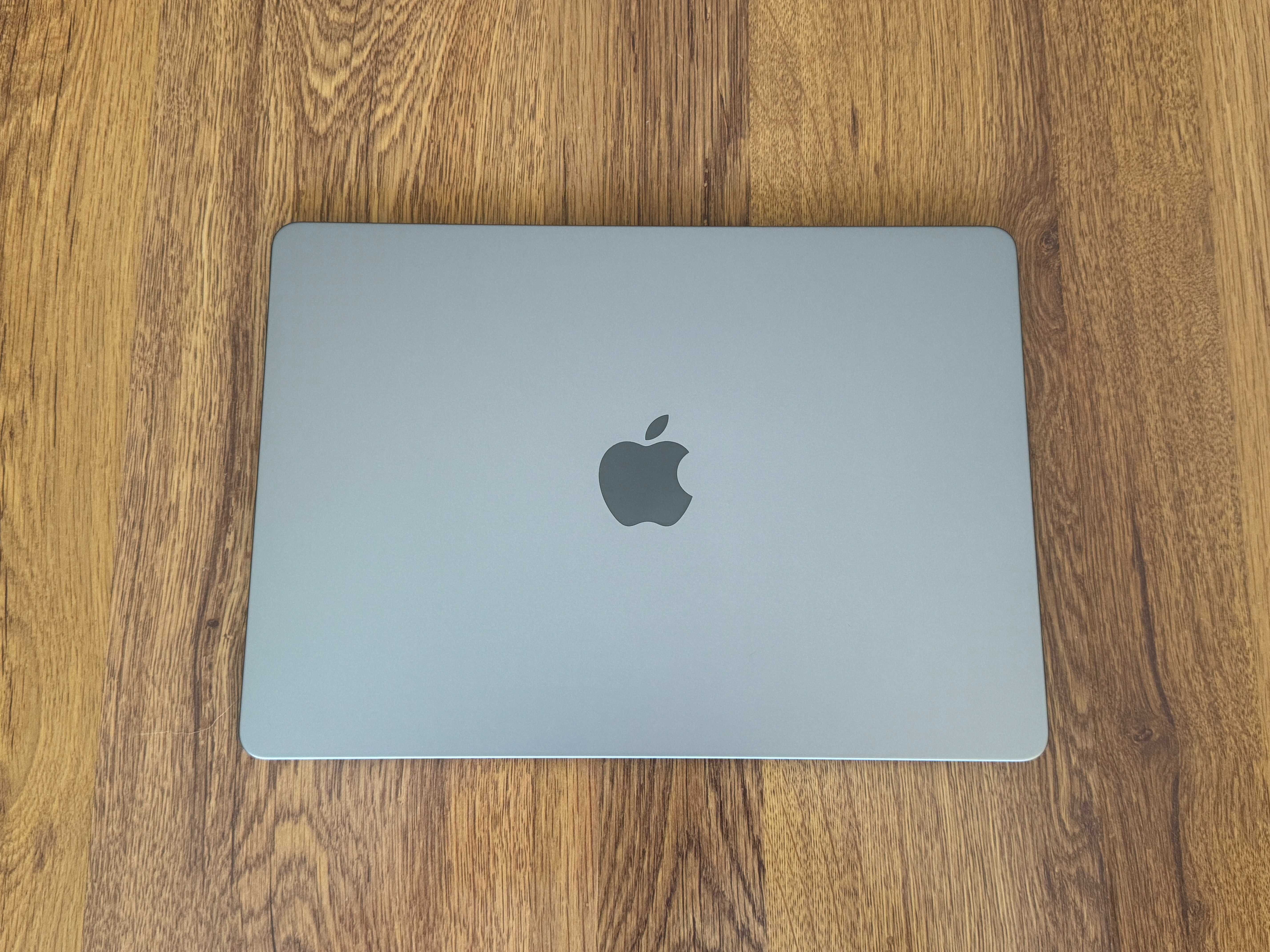 ЧИСТО НОВ 13.6 2024 Apple MacBook Air M3 Space Grey 8GB/256GB/Гаранция