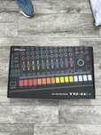 Roland TR-8S Rhythm Performer Produs Nou Sigilat