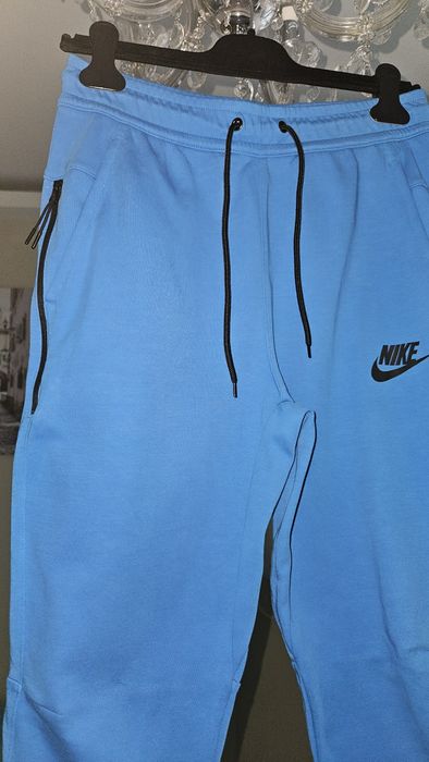 Nike tech 100% оригинално долнище, S размер