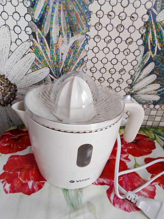 Продам соковыжималку Витек