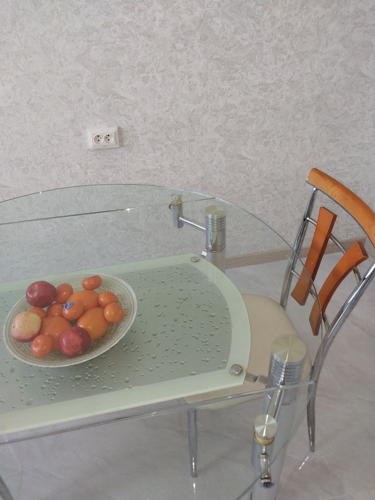 Кухонный стол и стулья