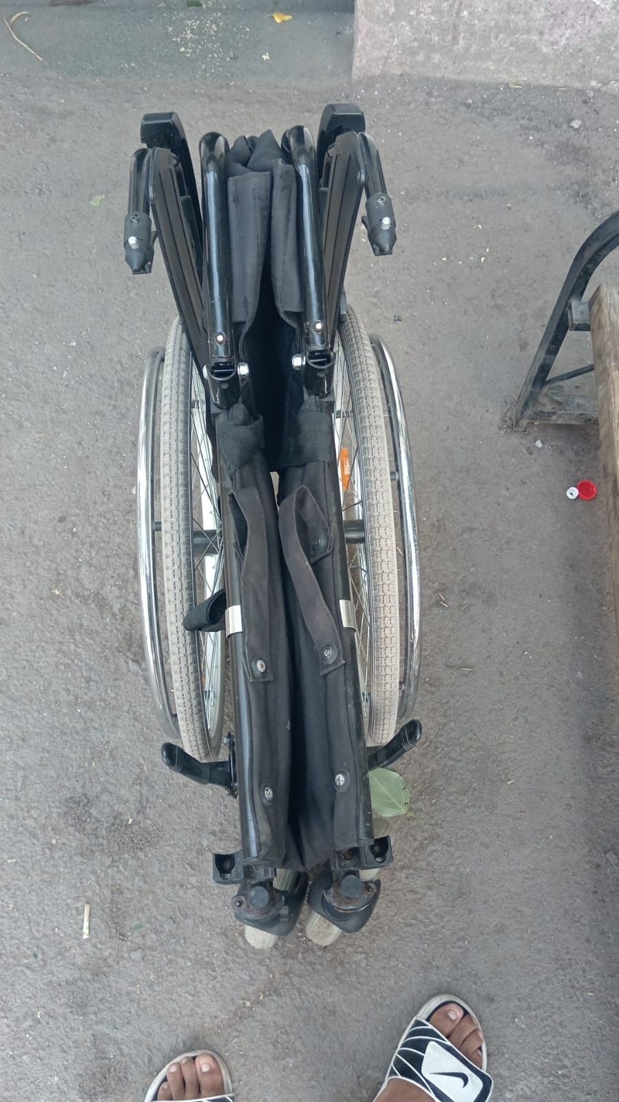 Продам инвалидную коляску
