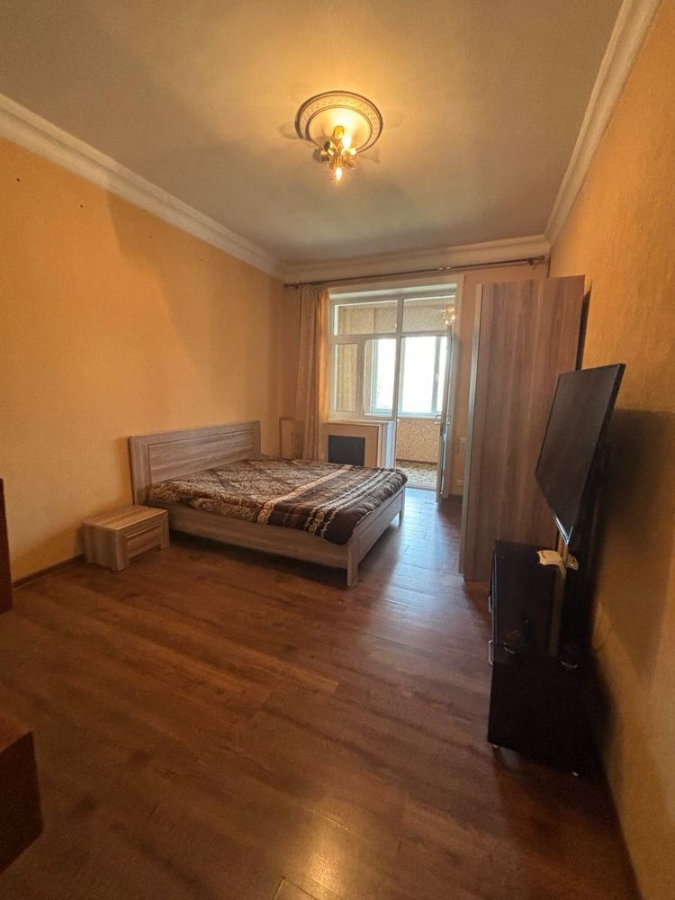 Продается квартира Чиланзар 1 высокопотолочка