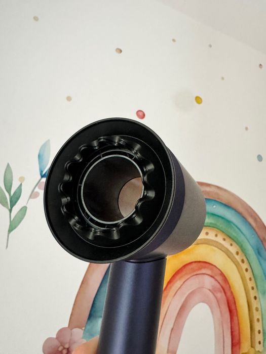 Dyson supersonic