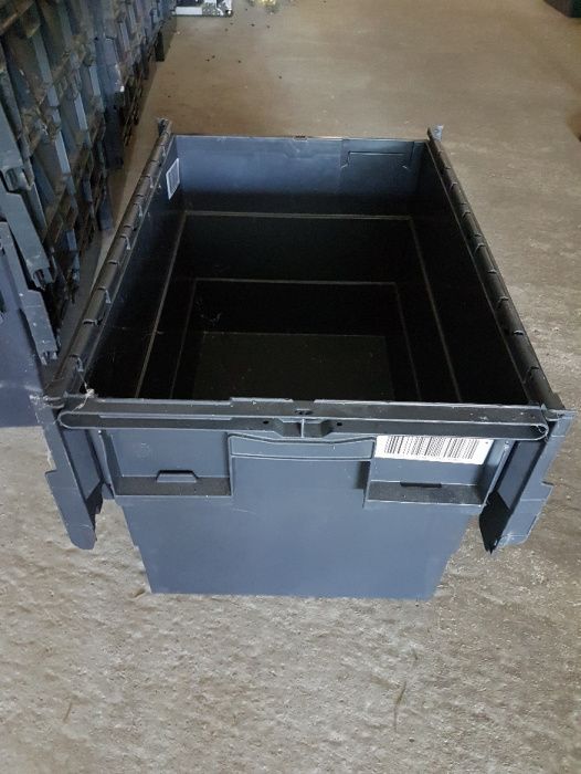 Cutie/lada de plastic cu capac