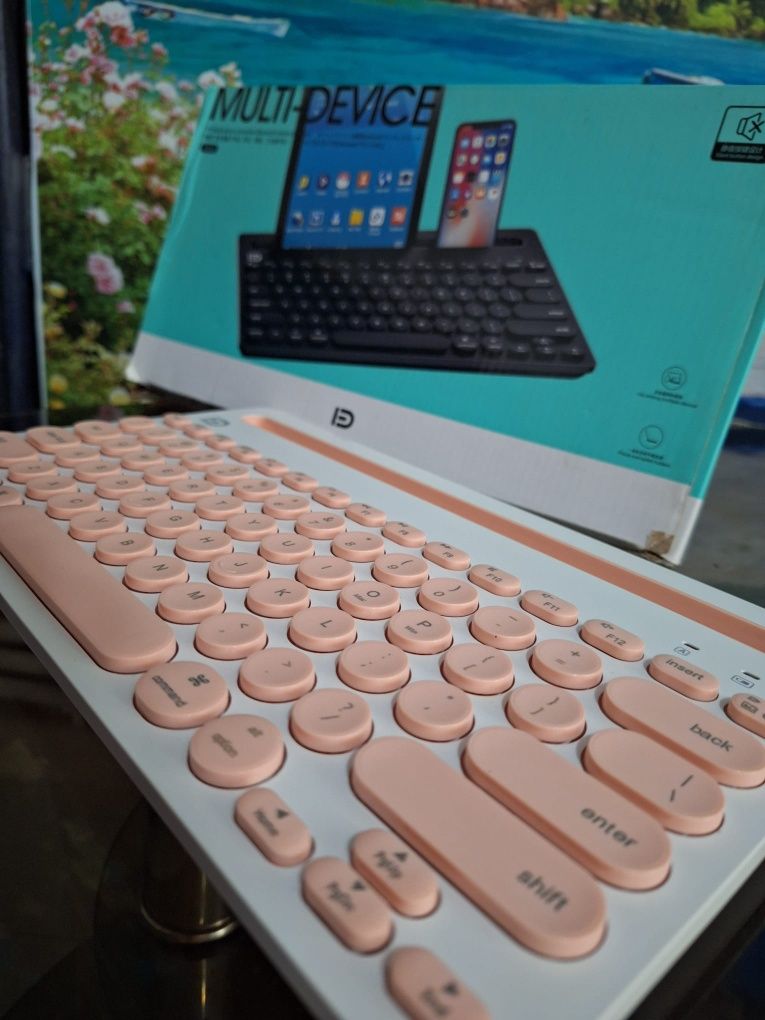 Tastatura Wireless fara fir Bluetooth pentru telefon si tableta