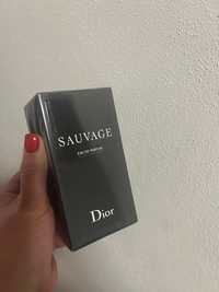 Vând parfum Sauvage